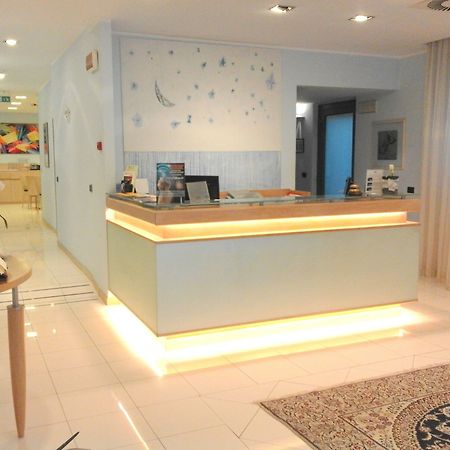 Hotel Chiaraluna Civitanova Marche Εξωτερικό φωτογραφία