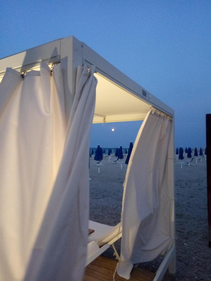 Hotel Chiaraluna Civitanova Marche Εξωτερικό φωτογραφία
