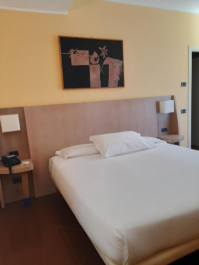 Hotel Chiaraluna Civitanova Marche Εξωτερικό φωτογραφία